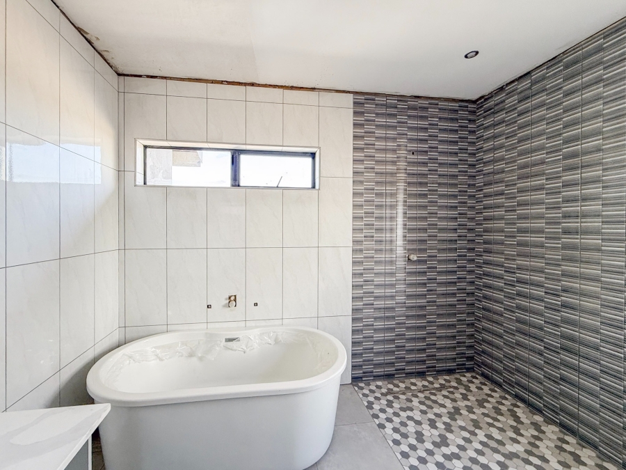 4 Bedroom Property for Sale in Xanadu Eco Park North West